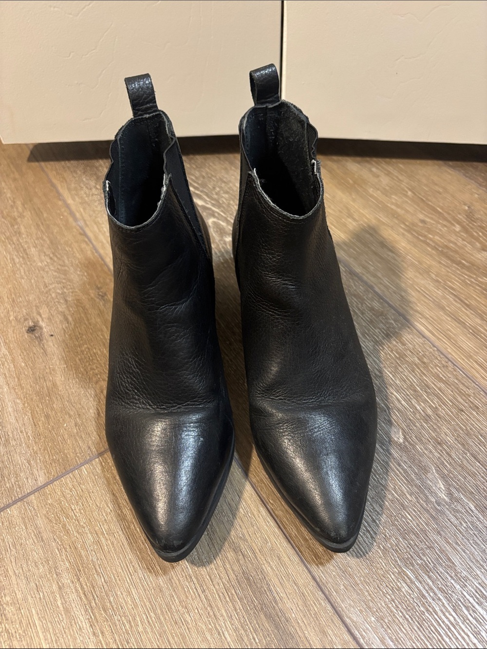 Levi's Black Pointed Toe Ankle Booties 6.5